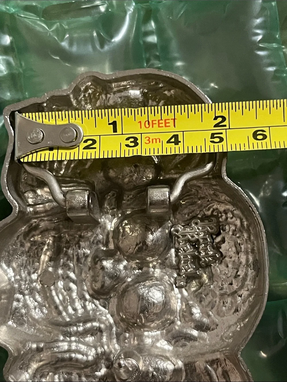 Silver Triple Skull Belt Buckle — Distinctive Men’s Accessory